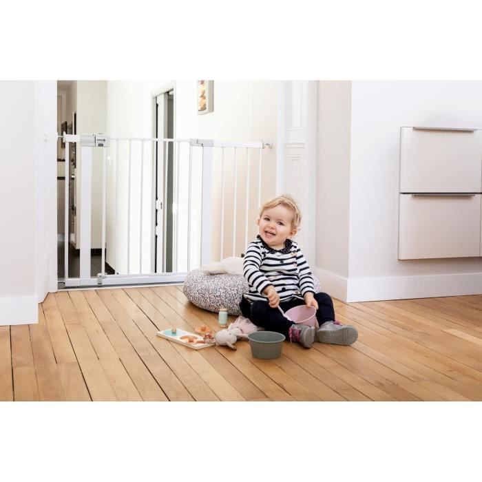 SAFETY 1ST Easy Close Child Safety Barrier - Metal - White