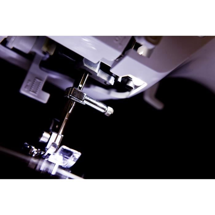 BROTHER RH-137Mechanical sewing machine - 6 feed dogs