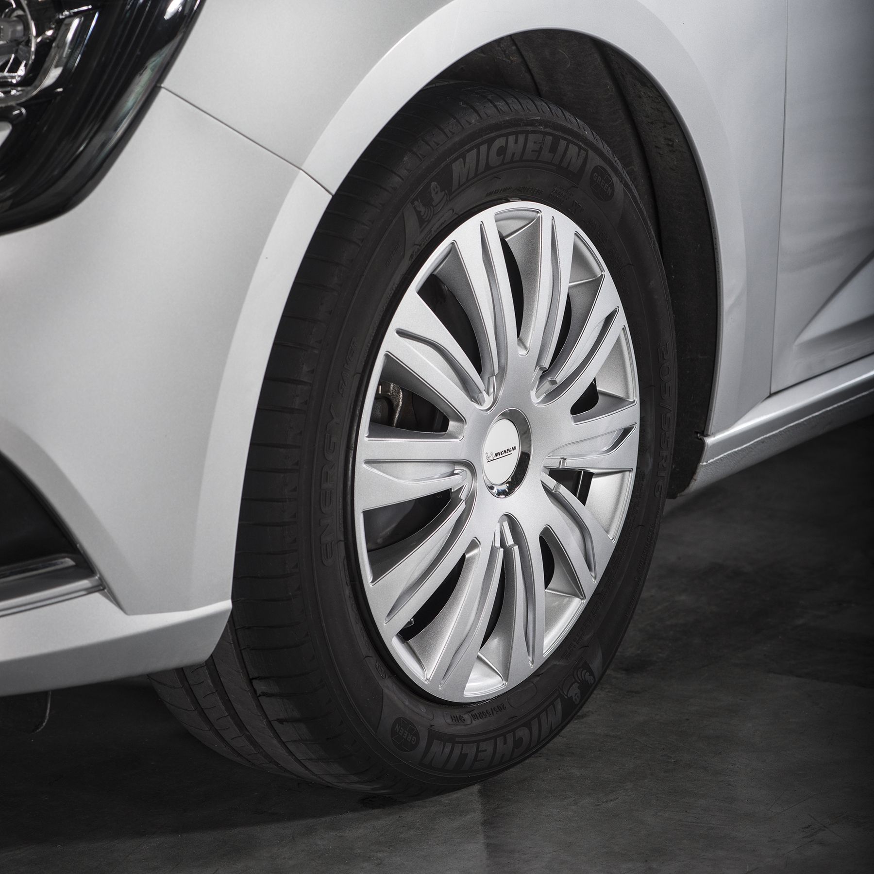 MICHELIN 4 wheel trims 16 Chromed NVS42