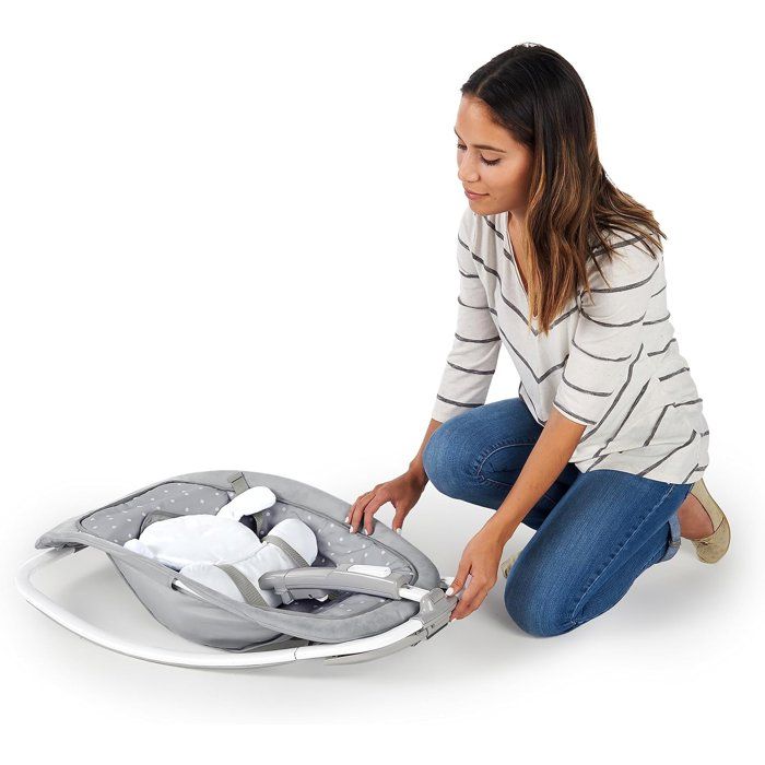 INGENUITY Automatic swinging bouncer - Cuddle Lamb