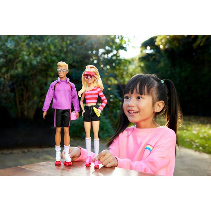 Barbie-Fashionistas-Dolls and accessories set roller skates HXK90
