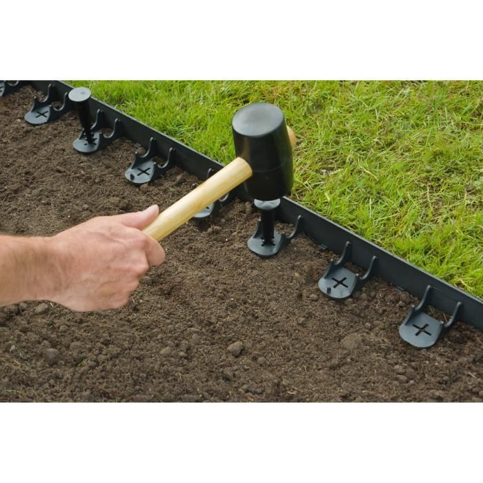 NATURE Polypropylene and polyethylene turf trim - 16 anchors - H 4,5 x (4 x L100) cm - Black