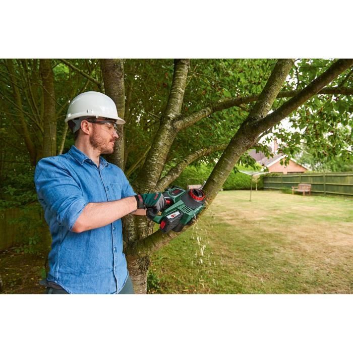 BOSCH UniversalChain Cordless Chainsaw 18 - 1 Battery - 18 V - 2.5 Ah