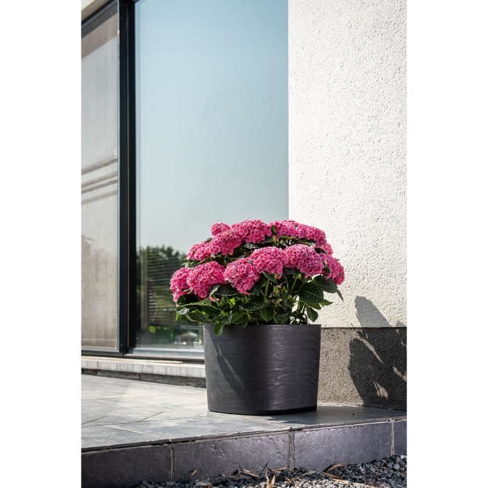 Pot with water reserve - GARDEN ID Respect - Black-Anth 25 x 25 cm - 100% household waste - 100% recyclable - Structured surface.