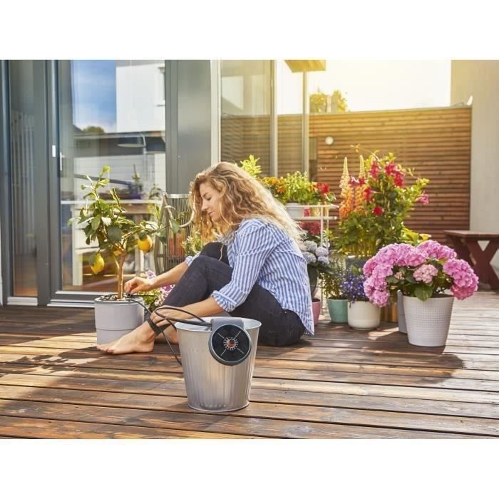 GARDENA AquaBloom Solar Automatic Watering Solution