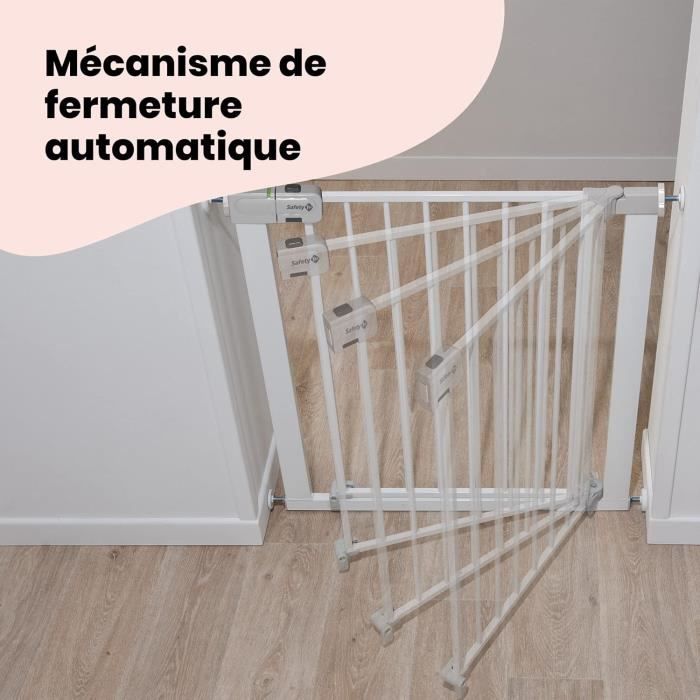 SAFETY 1ST Child Safety Barrier Auto Close
