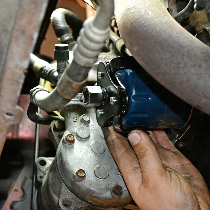 Claw key for oil filter