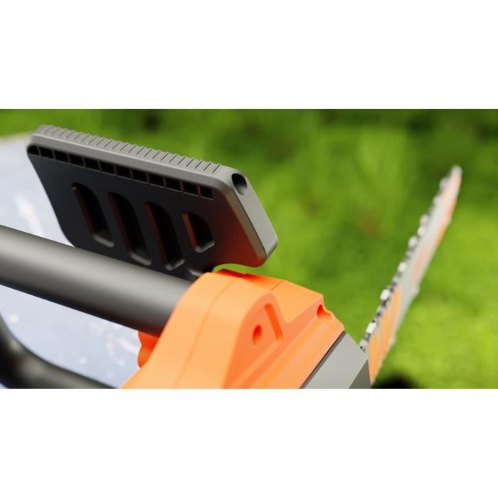 Corded Chainsaw - BLACK+DECKER - BECS2245-QS - 2200W - 45 cm - Tool-free chain tensioner