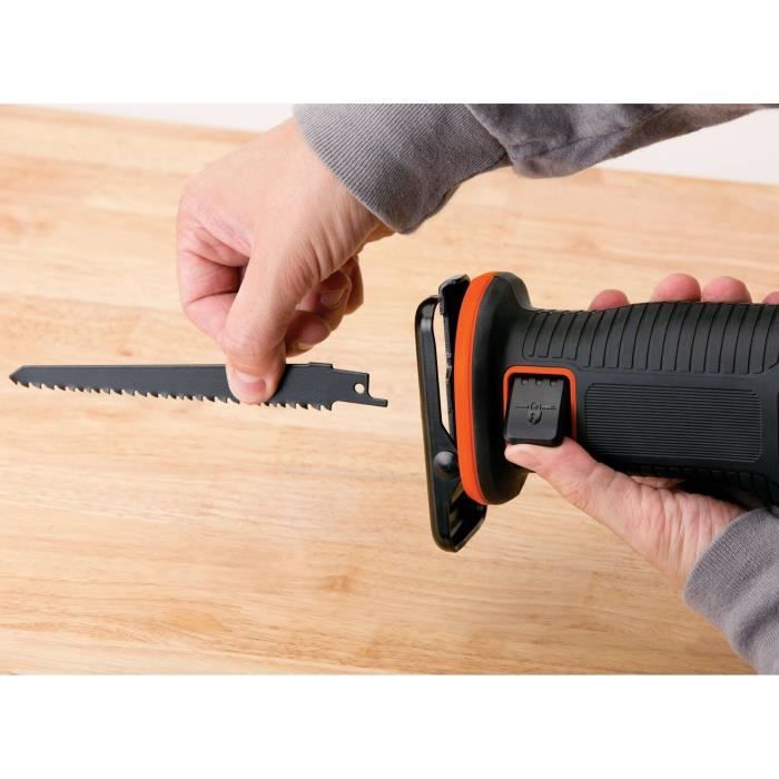 Black+Decker Saber Wireless Saber 18 V BDCR18-QW delivered with 1 battery and 1 blade of 15 cm, 22 mm travel