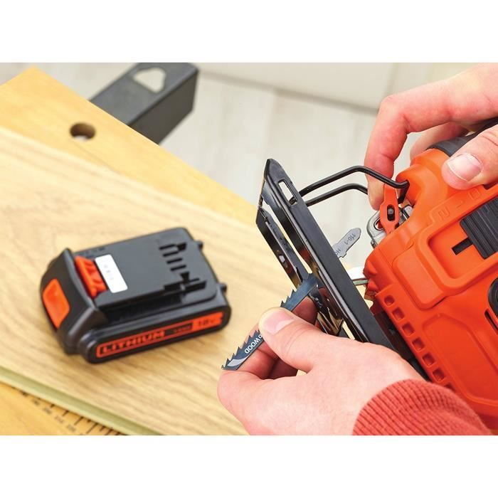 Black+Decker Wireless Sauty Scope 18 V BDCJS18N-XJ with 1 18W wood blade, delivered without battery