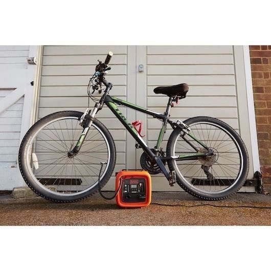 BLACK & DECKER Inflator - Compressor