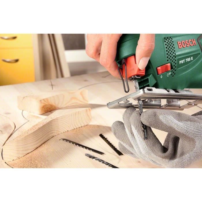 Bosch wireless jigsaw - PST 700 E (delivered in a plastic box with 1 saw blade T 144 D)