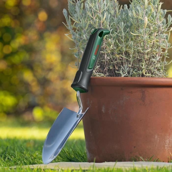 Hand trowel