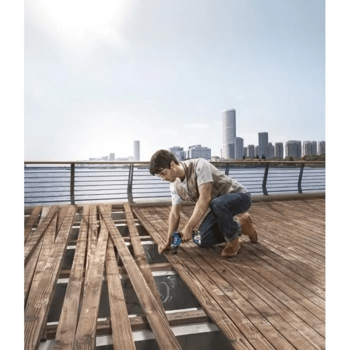 Bosch Professional GSR 18V-50 drill-driver + 2 x 2.0Ah batteries + GAL 18V-20 charger + 43 accessories + Bag