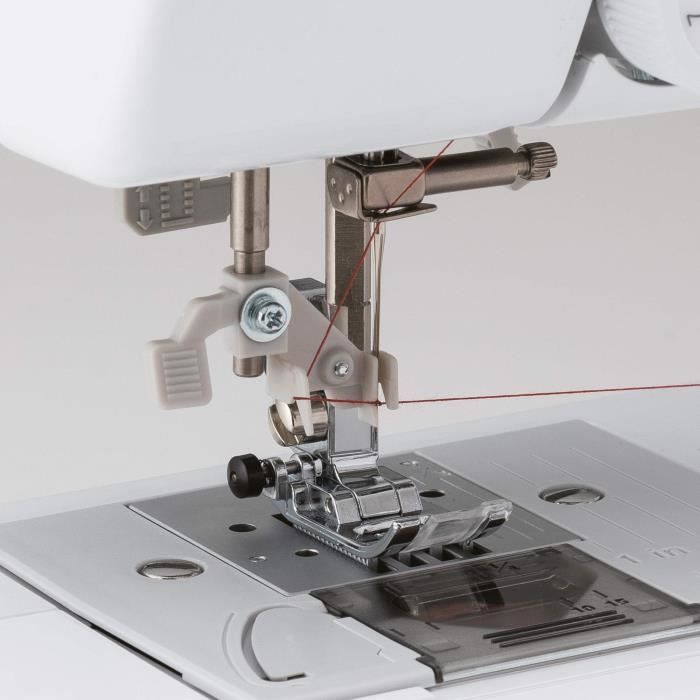 BROTHER RH-137Mechanical sewing machine - 6 feed dogs