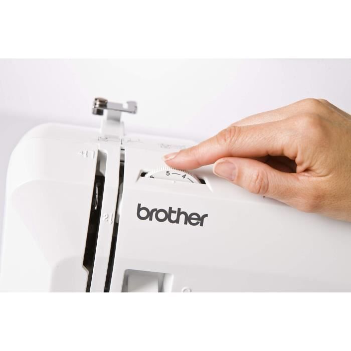 BROTHER RH-137Mechanical sewing machine - 6 feed dogs