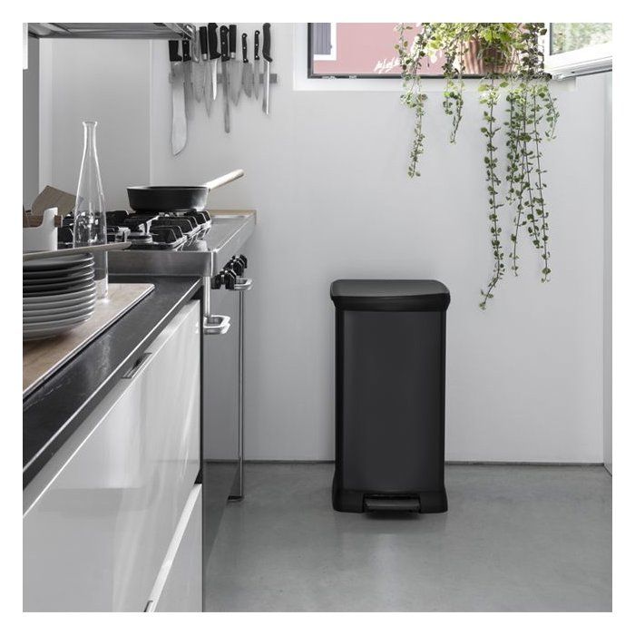 CURVER Pedal bin - 50 L - Black
