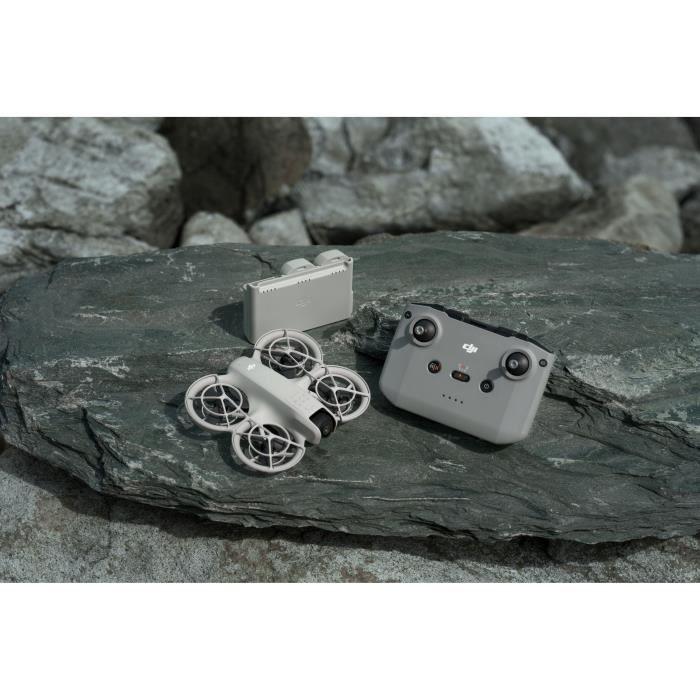 Ultra-compact drone - DJI - Neo Fly More Combo - 135g, accessories included, cinematic capture