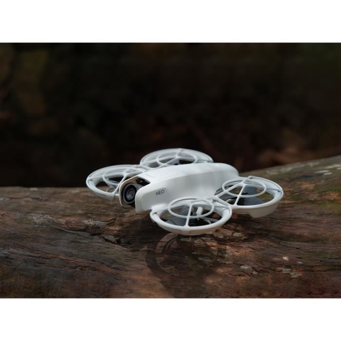 Ultra-compact drone - DJI - Neo - 135g, hand-held take-off/landing, cinematic capture