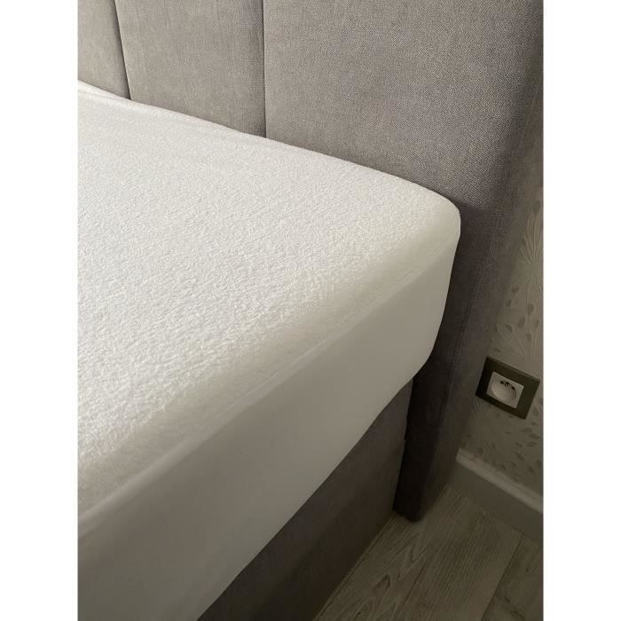 Waterproof mattress protector - 140x190 cm - Cotton/Polyester - Anti -bedbugs