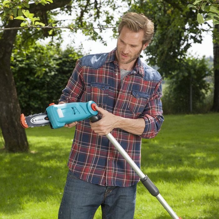 Elagueuse on Gardena electric pole - TCS 720/20 - 720W - 20 cm - Telescopic handle 4.4m