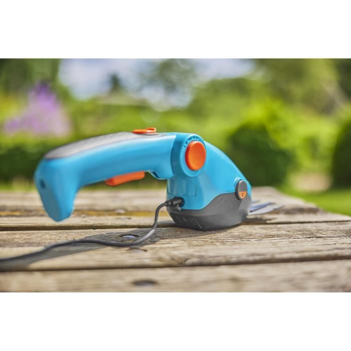 Kit a grass Cisail ComfortCut Li + Telescopic handle + wheels- 3.6 V/3.0 Ah- Protection of blades USB-C- 9889-20