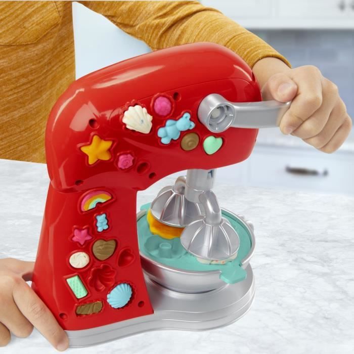 Play-Doh Kitchen Creations, Pastry Chef, Modeling Paste toy with Factical Kitchen Accessories