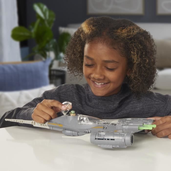 The Mandalorian's N-1 Starfighter, 4-inch Grogu and Mandalorian Action Figures, Toy for Kids Ages 4 and Up, Star Wars Epic Heroes
