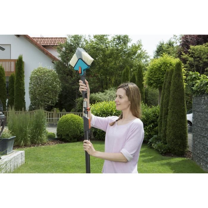 GARDENA Combisystem Wolf Head Broom - Non-Slip Handle