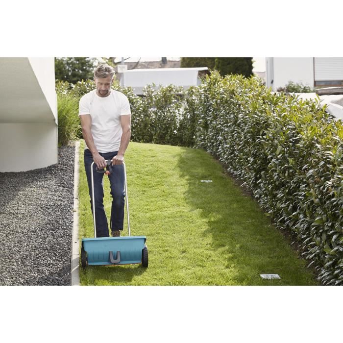 Gardena Epaller with fertilizer L on wheels-capacity 12.5 l-surface 400m² max-spreading width 0.45m (432-20)