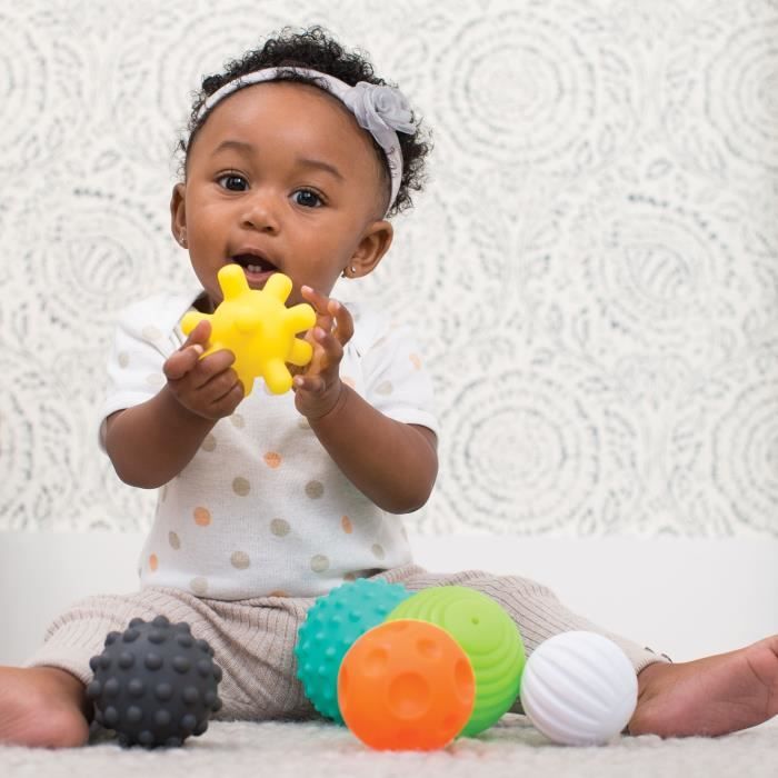 INFANTINO Senso Set of 8 soft balls, 8 sensory cubes and 4 animal sprinklers