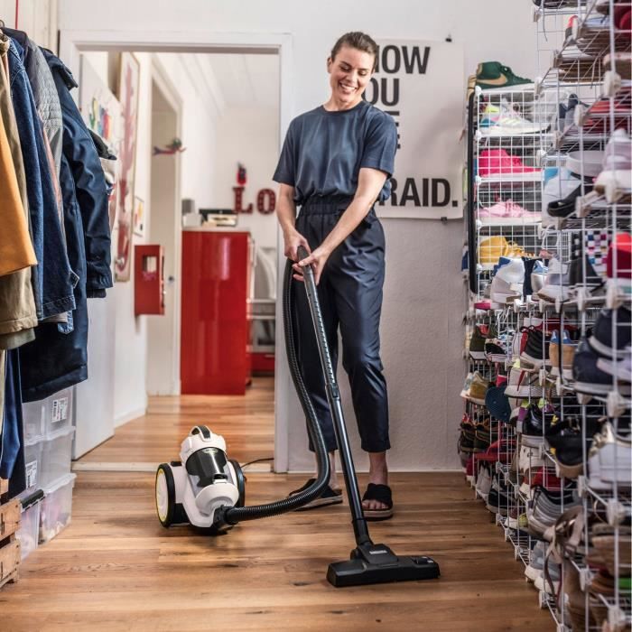 NEW KARCHER VC 3 - Multicyclonic bagless canister vacuum cleaner - 700 W - HEPA 13 filter - silent - 1.5 m suction hose