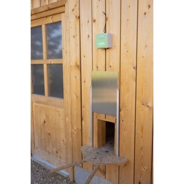 Kerbl Sliding chicken coop door 43x40 cm 436732