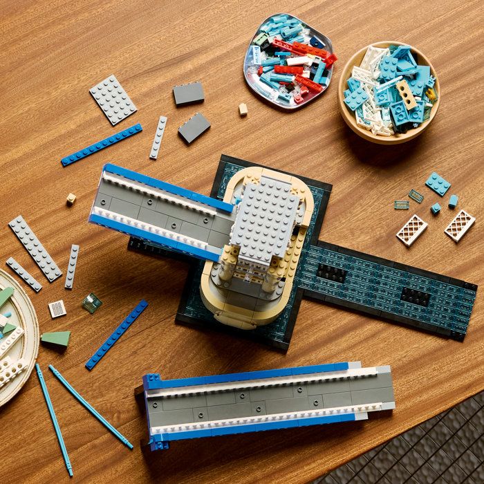 LEGO21067