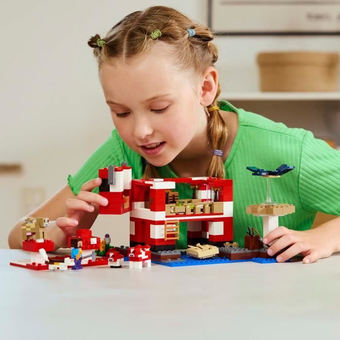 LEGO Minecraft 21270 The Mooshrooms House - Building game for girls aged 8 and up