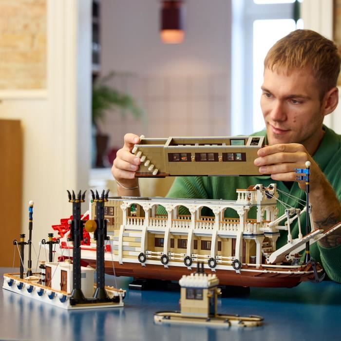 LEGO Ideas 21356 Mississippi River Steamboat - Adult Building Set