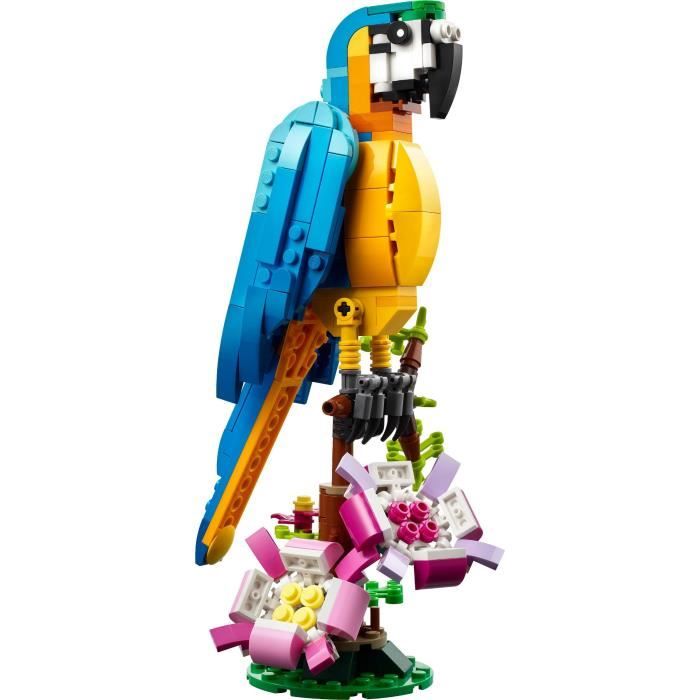 Lego Creator 3-in-1 31136 Exotic parrot, jungle animal figurines, with frog and fish