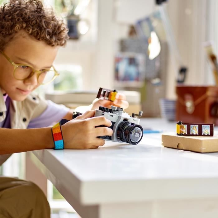 LEGO 31147 Creator 3in1 Retro Camera, Transformable Toy with 3 Models, Office and Bedroom Decor