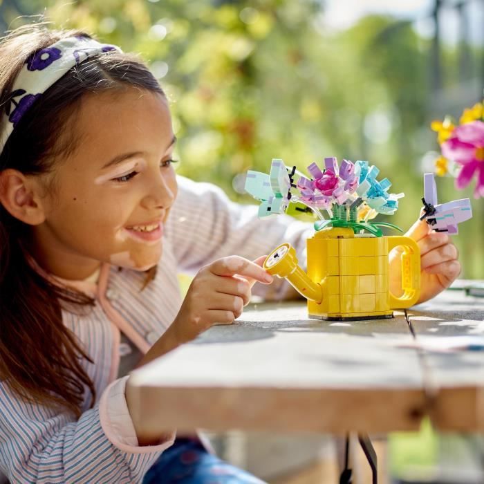 LEGO 31149 Creator 3in1 Flowers in the Watering Can, Children's Toy, with Watering Can, Bouquet of Flowers and 2 Birds