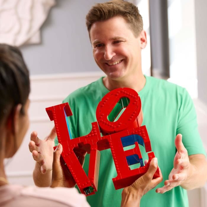 LEGO Art 31214 LOVE - Building Set for Adults - Decoration and Gift for Couples