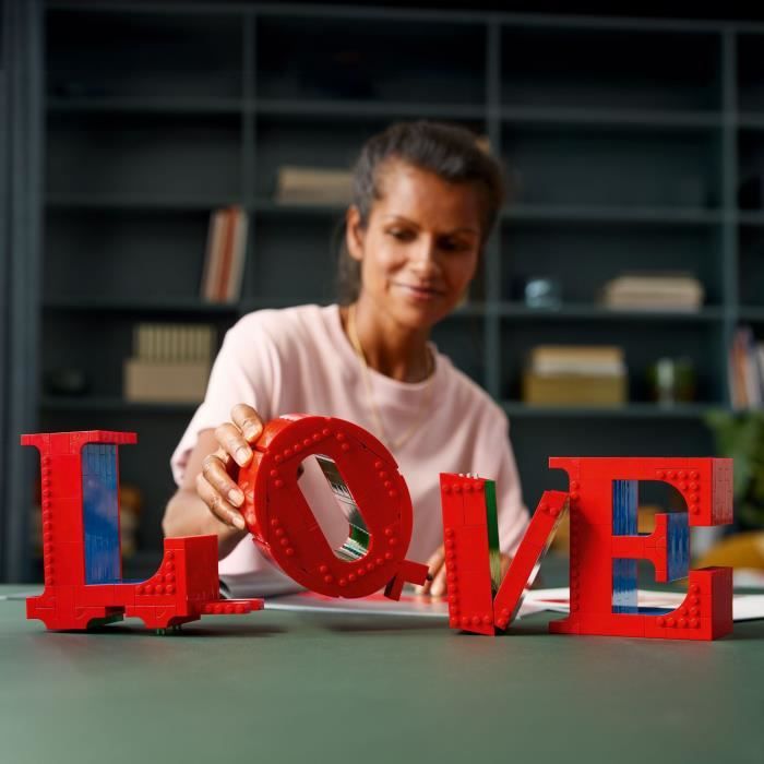 LEGO Art 31214 LOVE - Building Set for Adults - Decoration and Gift for Couples