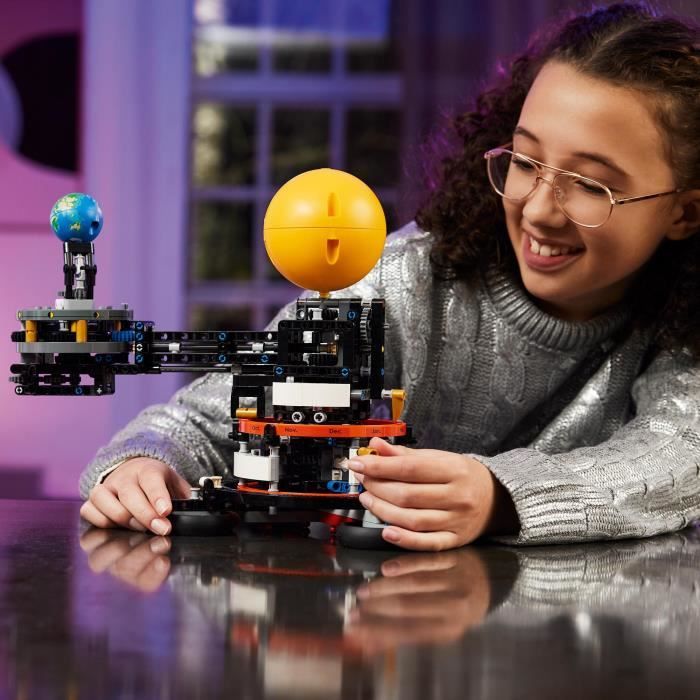 LEGO Technic 42179 Planet Earth and Moon in Orbit, Toy, Solar System Theme