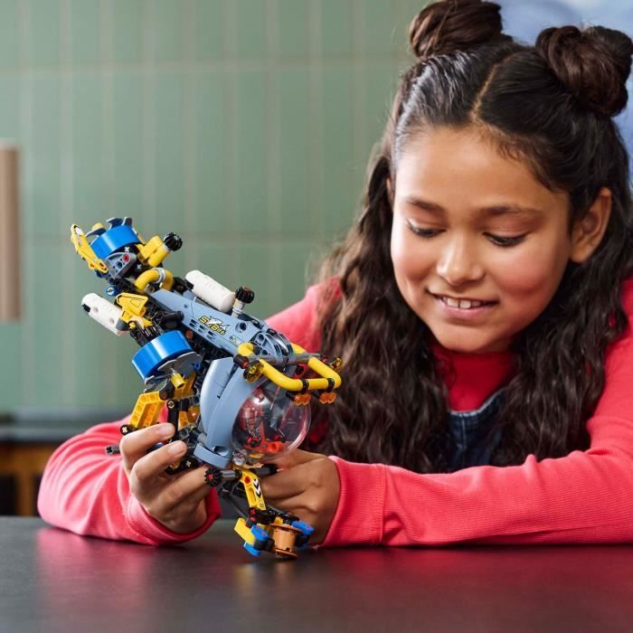 LEGO Technic 42201 Deep Sea Research Submarine - Building Set for Ages 9 and Up
