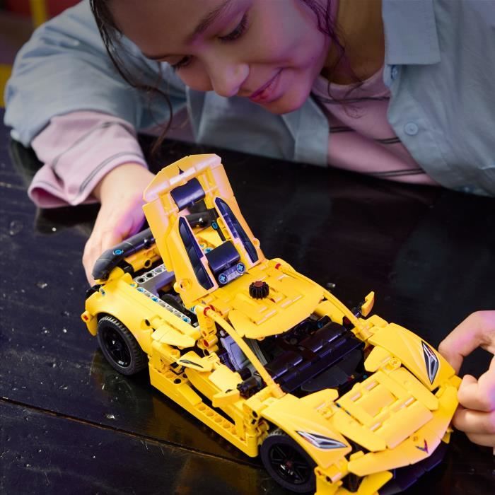 LEGO Technic 42205 Chevrolet Corvette Stingray - Sports Car for Boys Ages 9 and Up