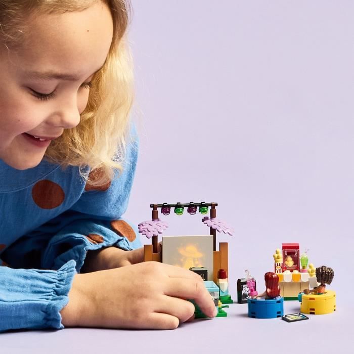 LEGO Friends 42642 Movie Night with Friends - Building Set for Girls Ages 6 and Up