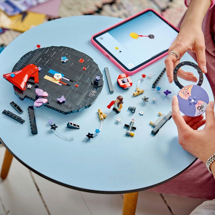 LEGO43028