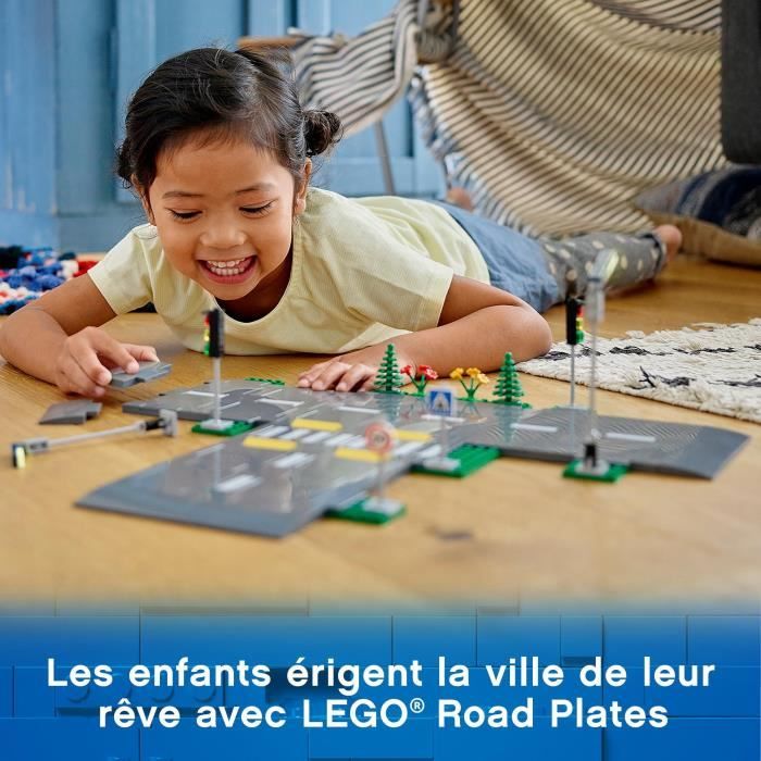 LEGO City 60304 Intersection to assemble, City construction game with panels and roads to be assembled for boy or girl