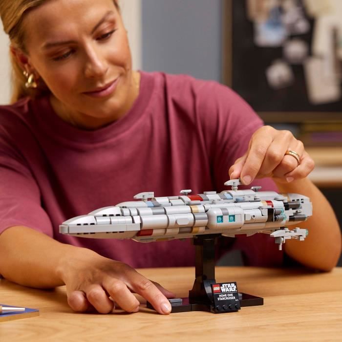 LEGO Star Wars: Return of the Jedi 75405 Starcruiser Home One - Adult Model Kit