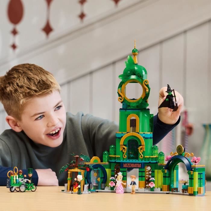 LEGO Wicked 75684 Welcome to Emerald City  Collectible Toy with Glinda and Elphaba