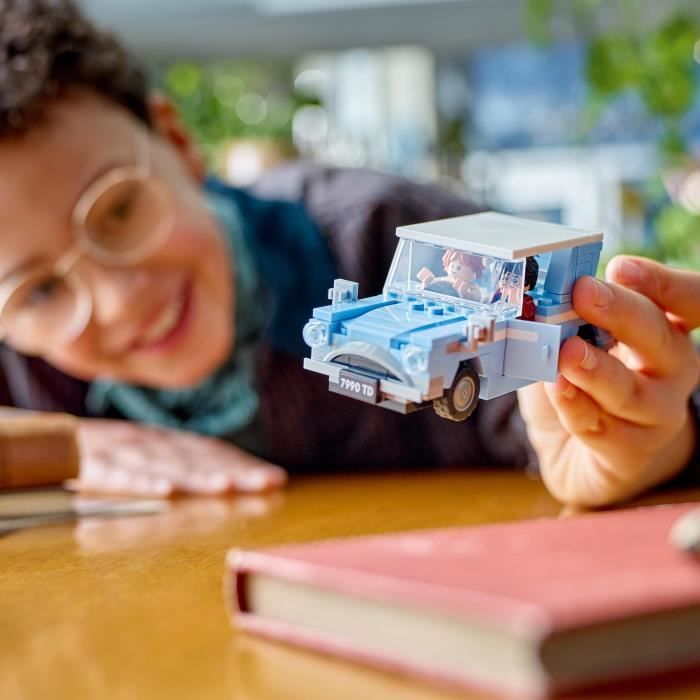 LEGO Harry Potter 76424 The Flying Ford Anglia, Toy for Children, Buildable Car